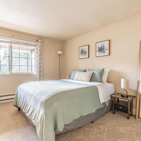 Modern And Spacious Apartment- Gym, Wifi, Free Parking Seattle Esterno foto
