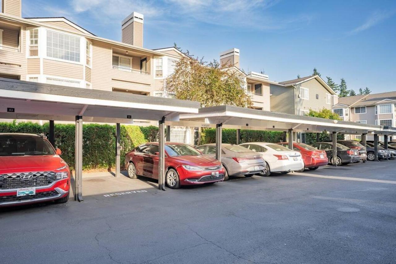 Modern And Spacious Apartment- Gym, Wifi, Free Parking Seattle Esterno foto