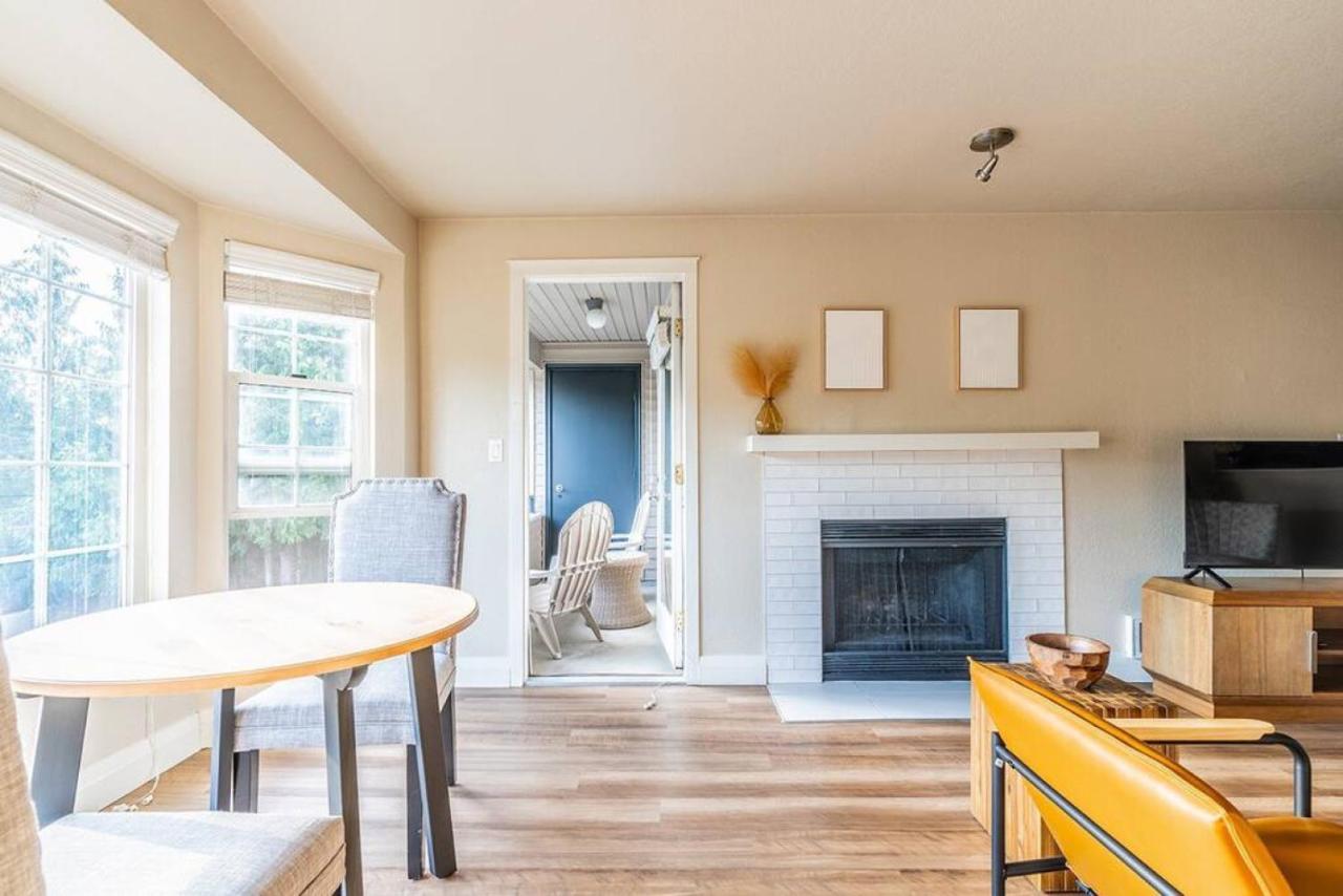 Modern And Spacious Apartment- Gym, Wifi, Free Parking Seattle Esterno foto