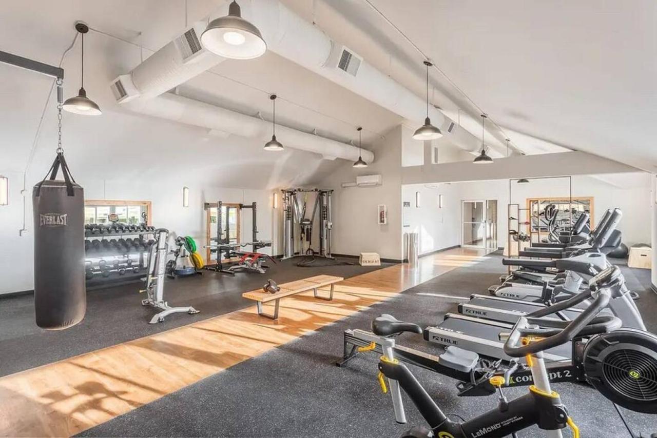 Modern And Spacious Apartment- Gym, Wifi, Free Parking Seattle Esterno foto
