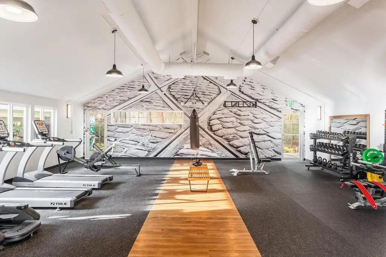 Modern And Spacious Apartment- Gym, Wifi, Free Parking Seattle Esterno foto