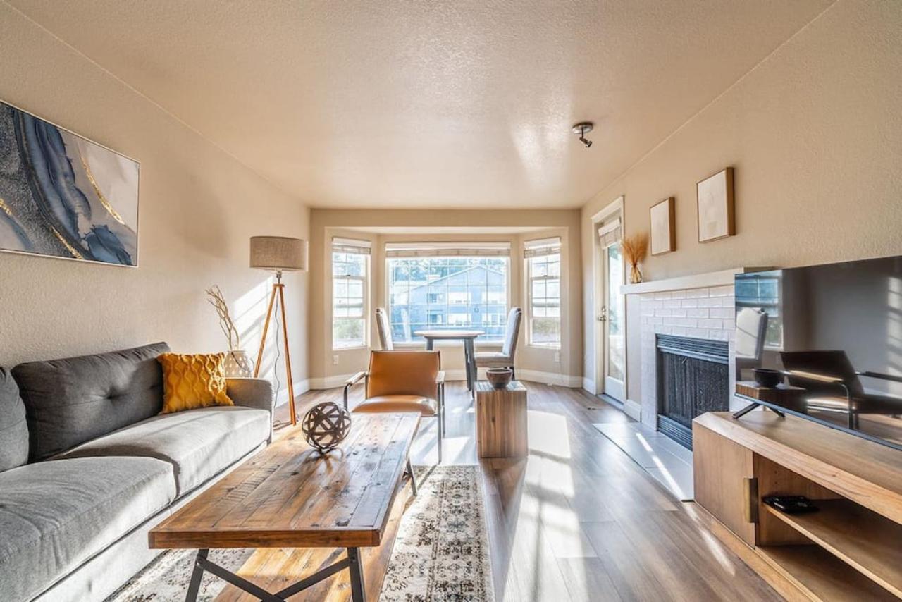 Modern And Spacious Apartment- Gym, Wifi, Free Parking Seattle Esterno foto